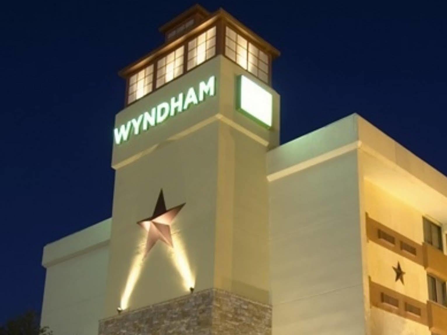 Wyndham Garden Hotel Austin Buitenkant foto